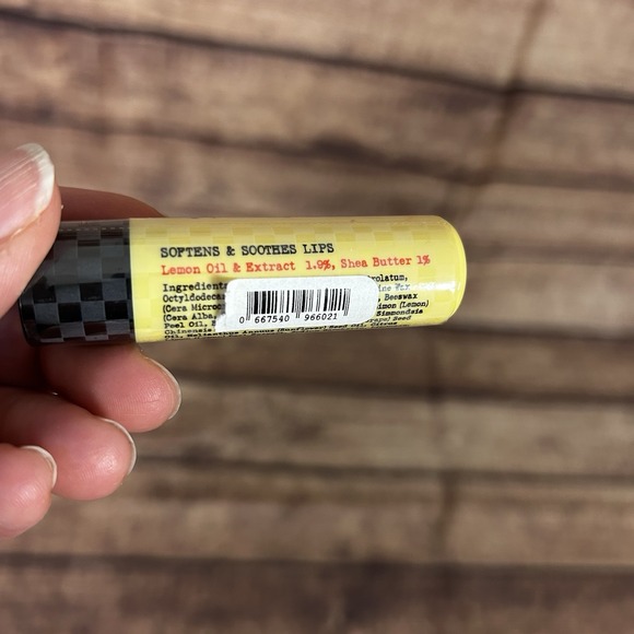 Bath & Body Works C.O. Bigelow Lemon Lip Balm No.1421 3 Pack 0.14oz - Picture 3 of 3